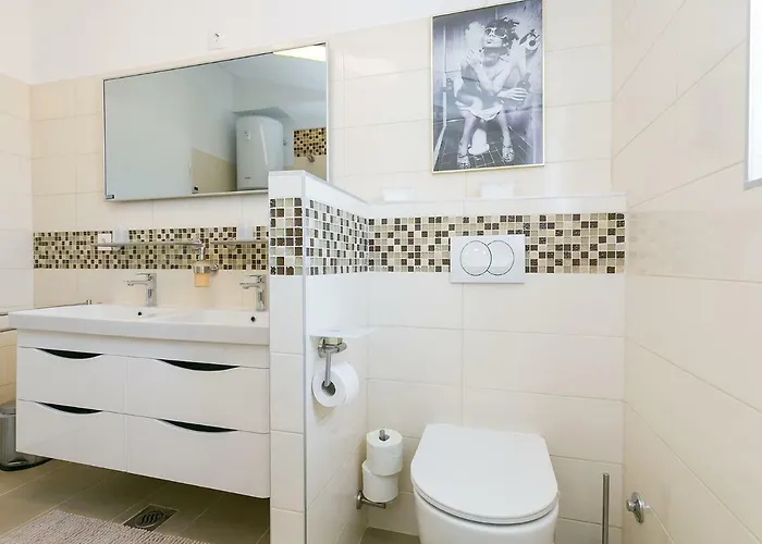 Nada アパート ポレッチ